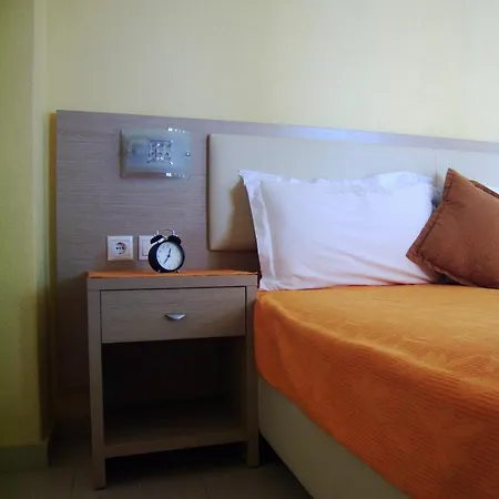 Decauville Hotel 2*