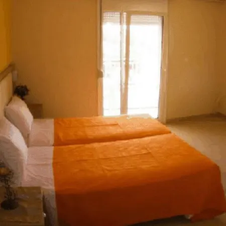Decauville Hotel 2*